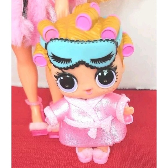 L.O.L.Surprise! Tweens Babysitting Sleepover Party with 20+ Surprises - Picture 10 of 14